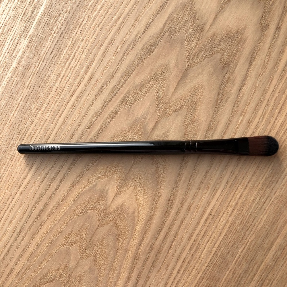 Laura Mercier Camouflage Powder Brush